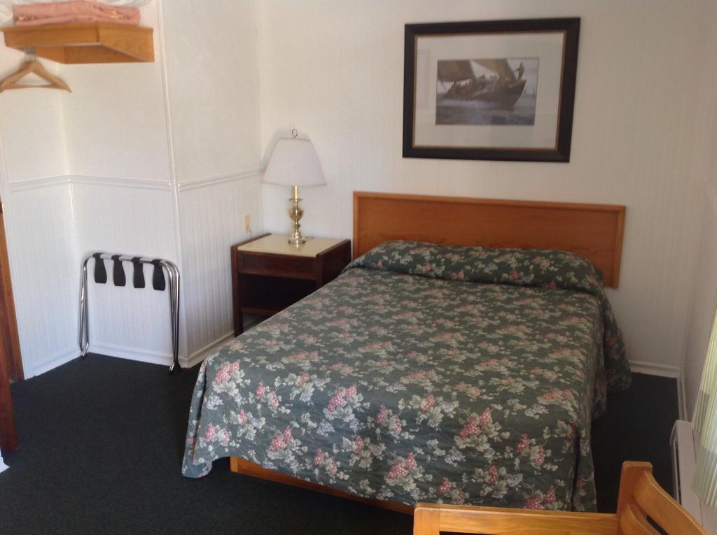 Cedar Vista Motel Tobermory Habitación foto